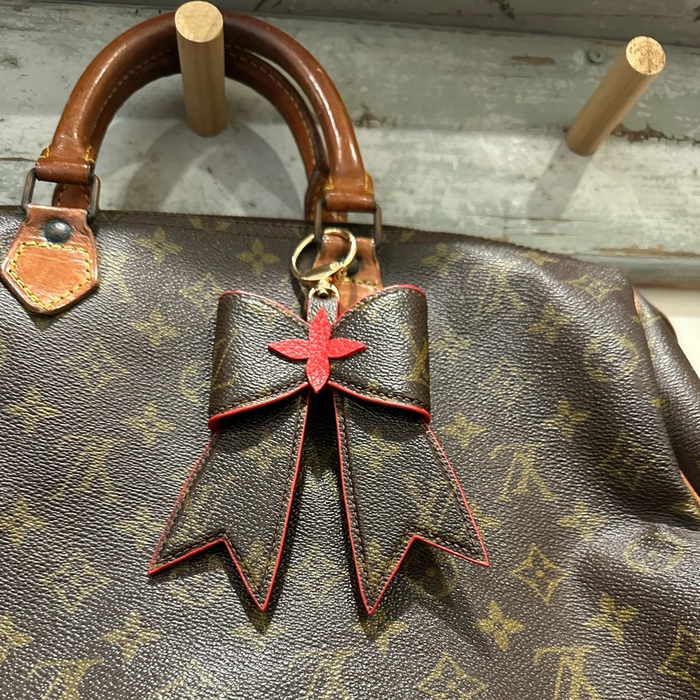 New design Leather Bow Bag Charm or Key Chain Accessory - Picture 9 of 14